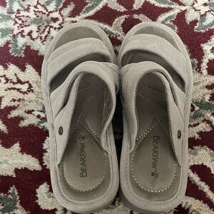 Bearpaw sandals gray